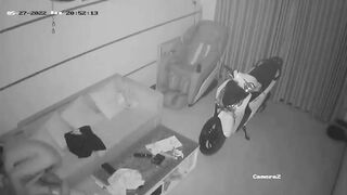 Hack cam chồng đi công tác coi camera ở nhà vợ làm gì và cái kết