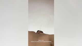 Nõn nà luôn, xinh như thiên thần mà mỗi tội hơi dâm à