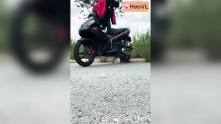 Địt nhau giữa đường