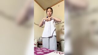 em học sinh đi học về là thủ dâm p1