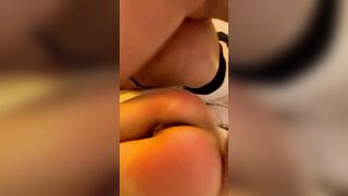 Anh rể tương lai phục vụ hai em vợ