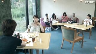 Nữ sinh nhật public làm phiền người lạ