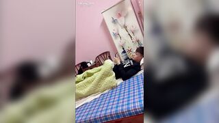 Thương Đen mân mê con cặc cậu trai trẻ mới quen