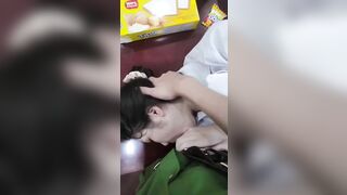 Anh công an may mắn được em học sinh bú cặt