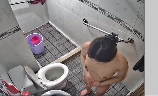 Quay lén em gái tắm 3