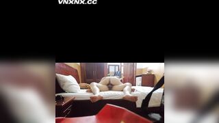 Em sinh viên đại học Nam Cần Thơ nhún nhảy