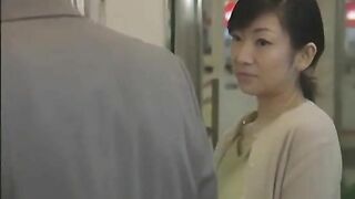 Ngoại tình với sếp.