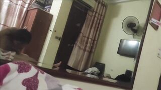 Vợ chồng đổi gió dắt nhau vào nhà nghỉ chịch nhau