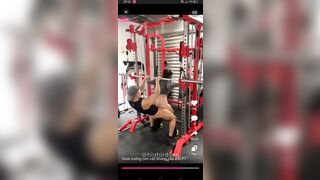 Tập gym đụ
