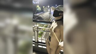 Đánh đòn em nô lệ ngoài quốc lộ