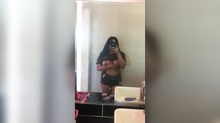Em gái chuppy show dáng trước gương, đky kênh ib tui cho xem cơ thể nhó