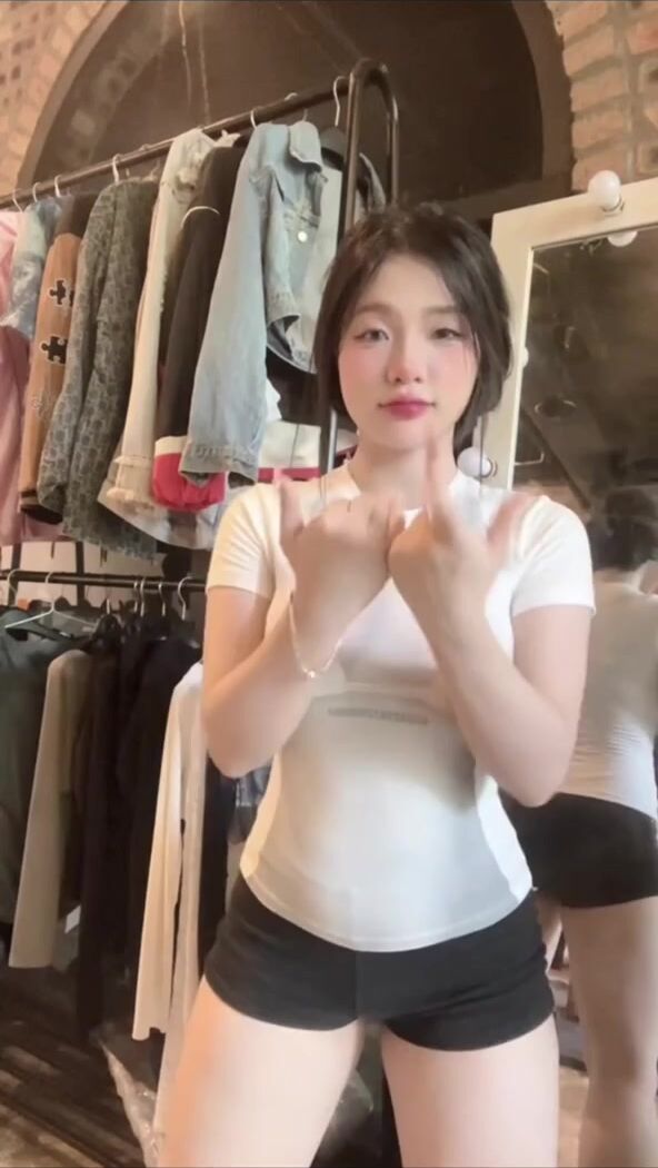 Idol tik tok lanxinhyeu đã có clip địt nhau cực hót