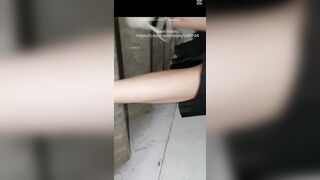 Vừa đi học về bị ngay thanh niên liều ra móc bím