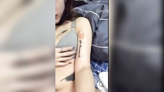 Gái Xinh Có Hình Xăm Dễ Thương Thủ Dâm