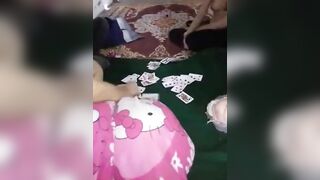 Sinh viên Đánh bài lột đồ và sau đó họ🤪