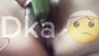 Em gái lồn non thủ dâm bằng dưa chuột