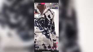 vợ thầy long lộ clip thay đồ trực tiếp trên live