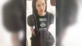 Chị gái nghành giải nghệ gặp khó khăn vay tiền để làm lại cuộc đời