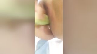 Em gái lồn non thủ dâm bằng dưa chuột p2