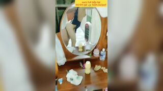 ôm con em gái rồi địt trước gương