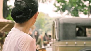 Cảnh nude của Ngọc Trinh phim Chị chị em em