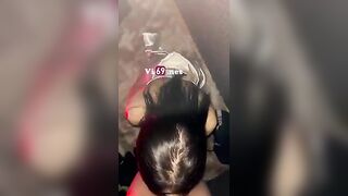 Em nhân viên công ty đã có chồng đi karaoke bú cu luôn cho sếp trong phòng hát