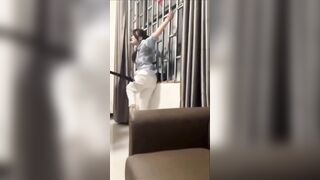 Bé gái bị chít điện vào lồn vì ham tiền mà bị bắc qua campuchia