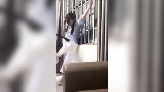 Bé gái bị chít điện vào lồn vì ham tiền mà bị bắc qua campuchia