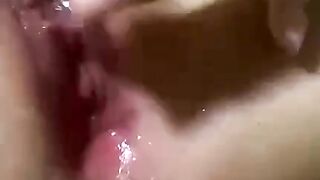 Hs móc lồn thủ dâm