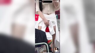 Lườm bói trong livestream