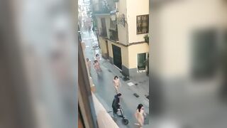 Ở bên bển có cuộc thi này hả trời!