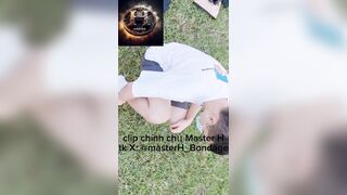 Bấm ngừng thời gian lột đồ thằng bé trong công viên