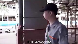 Đến sửa điện xong đè luôn cô chủ nhà xinh đẹp ra địt