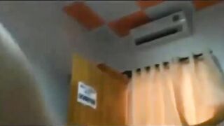 Máy bay bà già