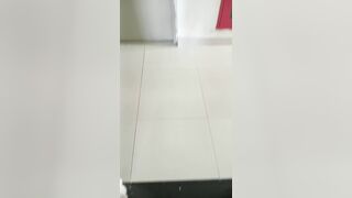 Đứng trước hành lang mặt đồ em họ và sóc lọ p1