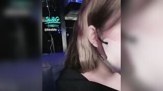Siêu phẩm Em idol vú to vào quán nét trả kèo thủ dâm
