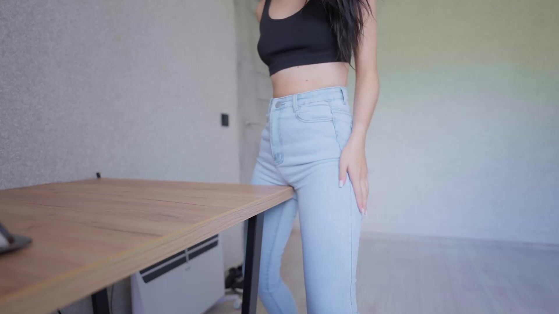 mượn điện thoại của chị @@