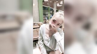 90,26ẻm mang chip rung đi cafe rung nứng quá chịu kh nổi vô wc ở cafe thủ dâm luôn cá