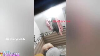 Chi gai tăm qua cưa so