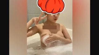 Em chưa 18 nhưng mà hàng họ với kinh nghiệm cứ gọi là