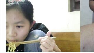 em gái trên ometv  xem sục cu ăn mì