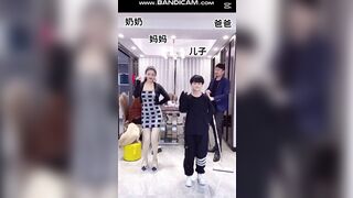 2 mẹ con LL ghê quá ta