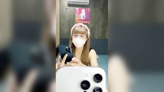 Hai em gái xinh live fb 2