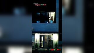 Quay lén 2 vợ chồng nhà hàng xóm đụ nhau mà quên kéo rèm