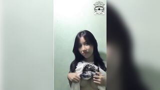 được bạn thân khoe vú p1 còn p 2,3,4 nữa nha 😋