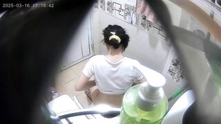 Quay lén em sinh viên năm nhất