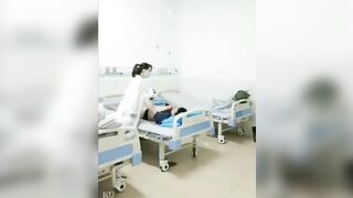 Quay lén Nữ bác sĩ sóc lọ hồi sức cho bệnh nhân !
