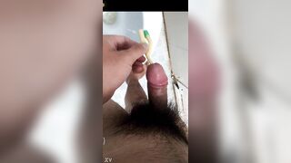 Thông lỗ sáo sướng quá đái luôn
