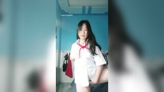 Em gái cấp 2