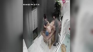 Hack camera em gái vú to đi spa